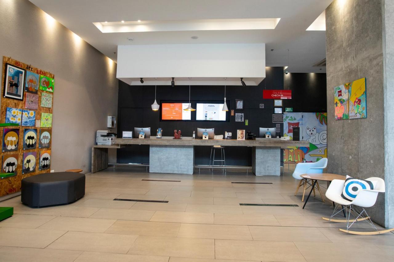 Hotel Ibis Cali Granada Bagian luar foto