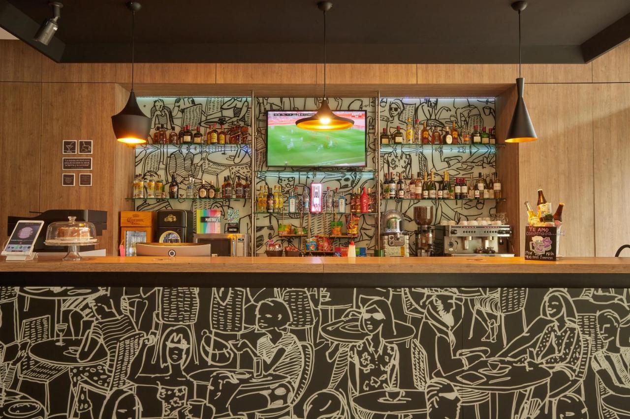 Hotel Ibis Cali Granada Bagian luar foto