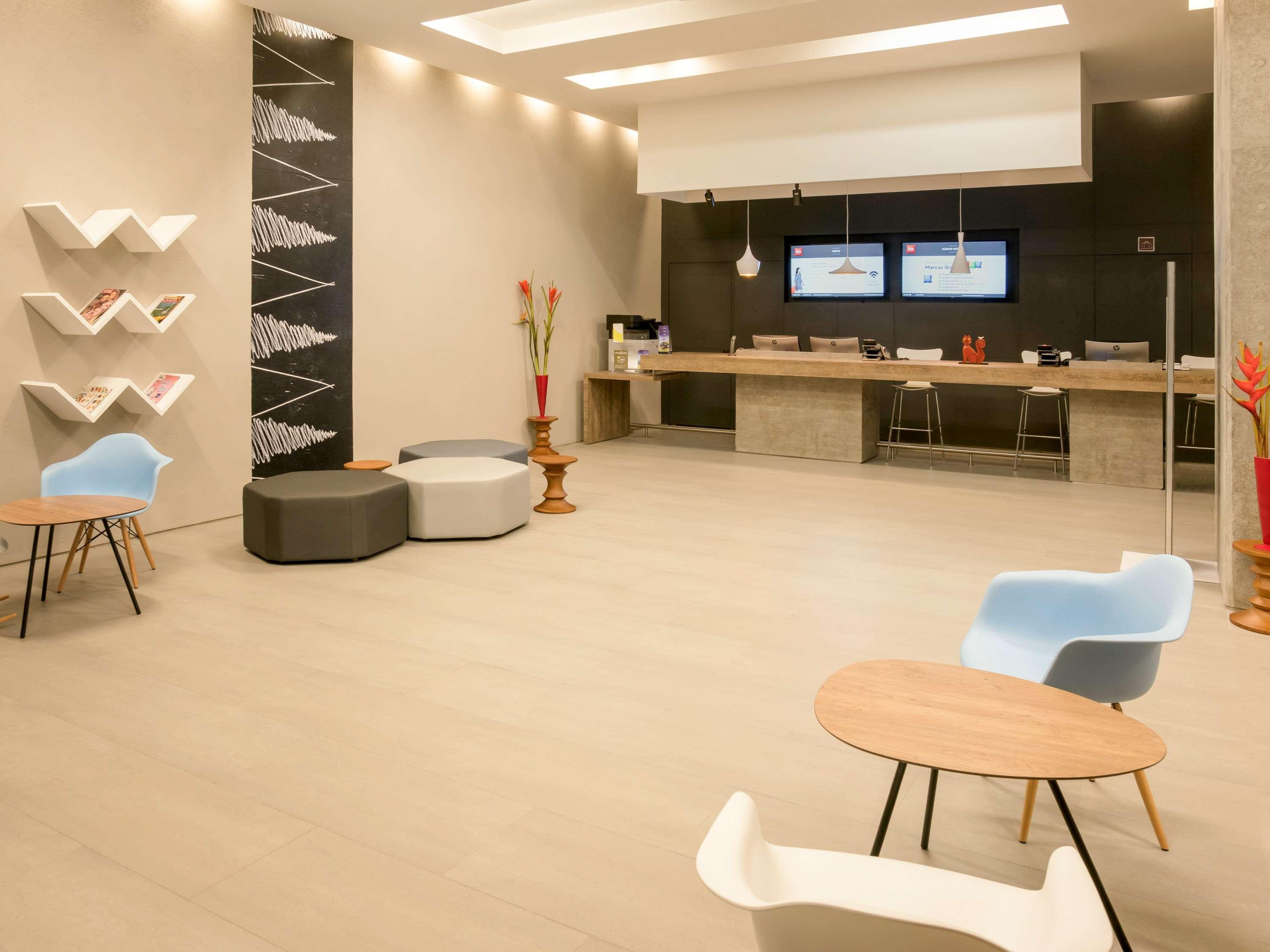 Hotel Ibis Cali Granada Bagian luar foto