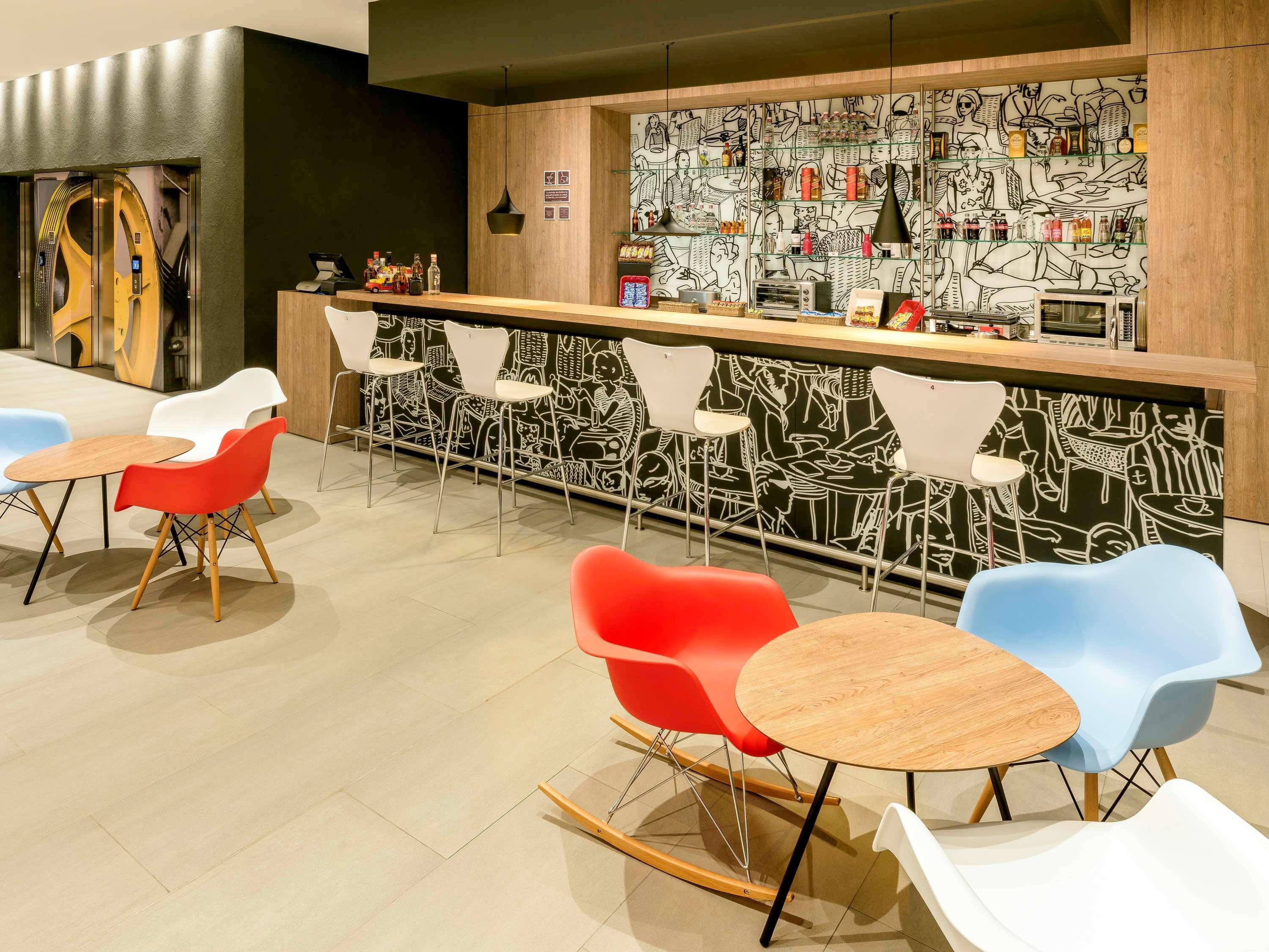 Hotel Ibis Cali Granada Bagian luar foto